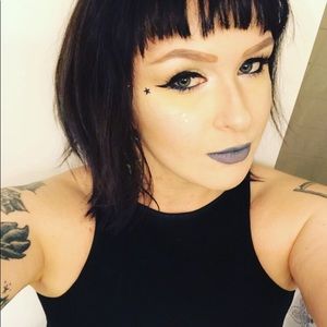 Meet your Posher, Victoria